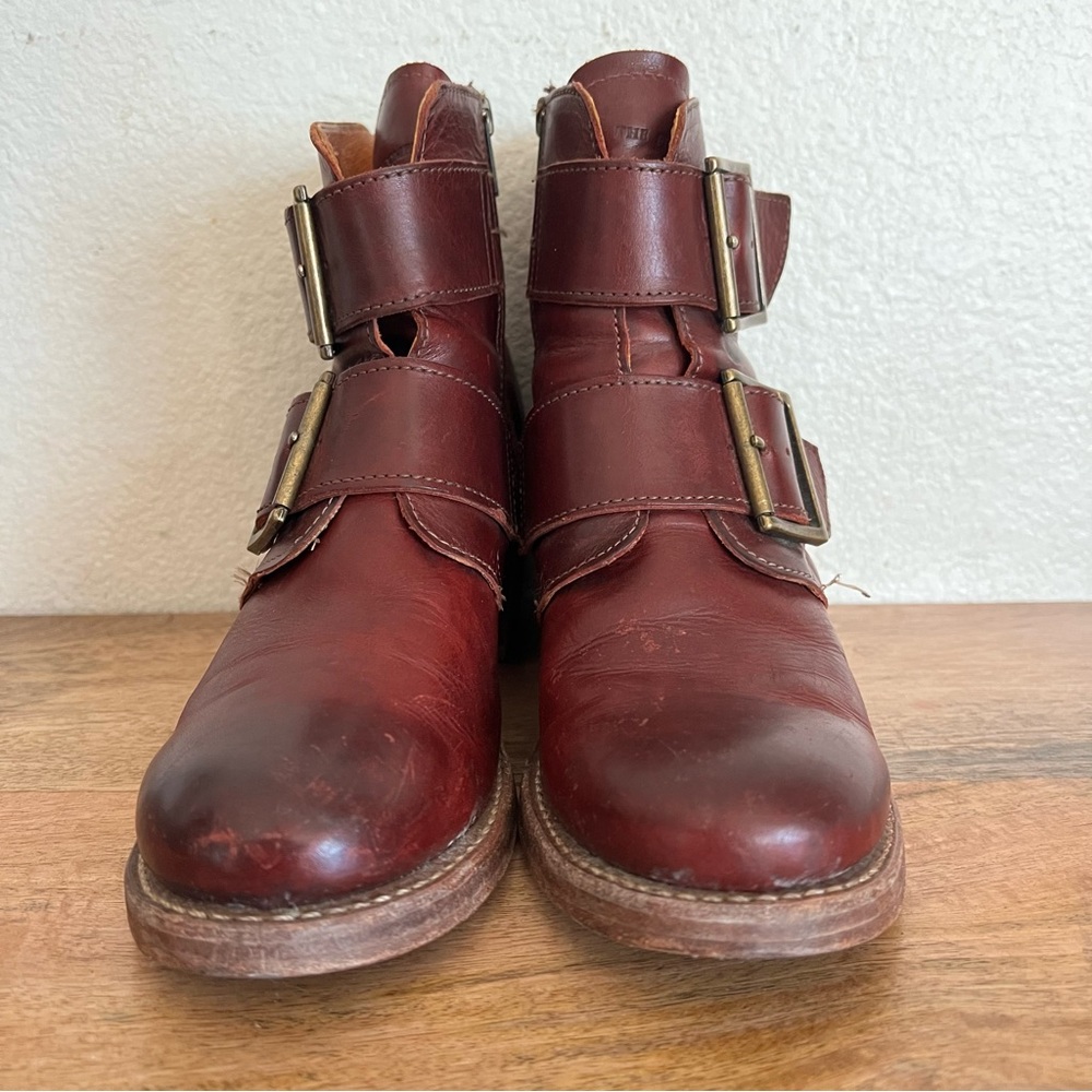 Frye Sabrina Double Buckles Ankle Boots in Antique Burgundy Size 9 M - Picture 4 of 16